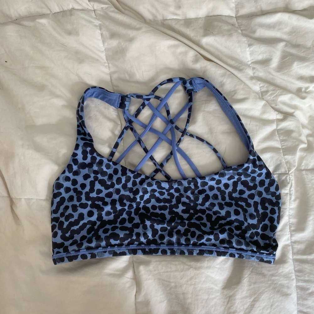 Lululemon sports bra
